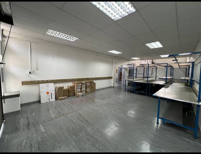 449M² WAREHOUSE TO LET IN STRIJDOMPARK